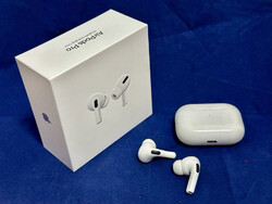 Apple AirPods Pro (1. Generation) ​​​​​​​mit MagSafe Ladecase (2021) Gebraucht