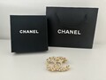 Coco Chanel Brosche CC VIP Gift Schmuck Gold Anstecknadel