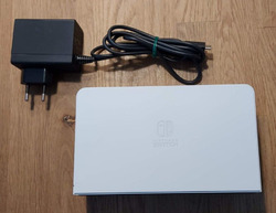 Original Nintendo Switch OLED Dock Dockingstation TV Station HEG-007 WEISS + AC