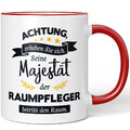 Achtung, erheben Sie sich! Seine Majestät Raumpfleger betritt Raum 10005983460