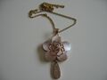 HSE24 goldfarbene Halskette Kette mit Blumen-Anhänger HINGUCKER