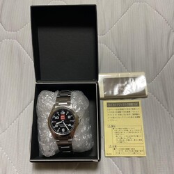 Extrem selten! UNIQLO Langzeitmitarbeiter Gedenkartikel, nicht zum Verkauf