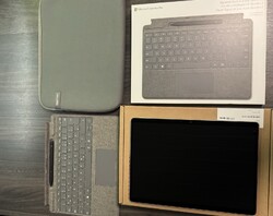 Microsoft Surface Pro 10 for Business – 16GB/256GB+Signature Keyboard&Slim Pen 2