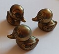 3 kleine Enten  aus Messing, 6 x 8 cm