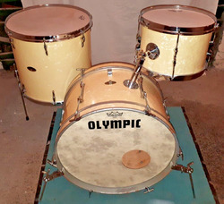 Olympic by Premier Vintage Drum Set Vintage Silk Pearl Wheit Foliert 20",12",16"