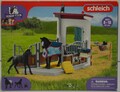 Schleich 42611 • Horse Club • Pferdebox mit Stute und Fohlen