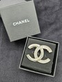 Chanel VIP Gift Brosche