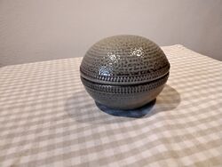 Guy Sydenham Green Long Island Lidded Pot Cricket Ball Poole Pottery Interest 