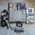 Playstation PS1 SCPH-9002 Konsole Bundle 4 Top Spiele 1 Analog Controller funktionstüchtig