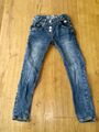 NEU - * lief * schmale Jeans hose slim fit dunkle used look Waschung Gr. 128