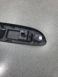SCHALTER FÜR ELEKT. FENSTERHEBER LINKS VORNE Passat Variant (3C5) 1K3959857CREH