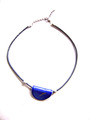 Halsband ("Gummi", schwarz) mit Keramik-Anhänger, blau/silber; 42 / 49 cm