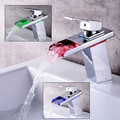 RGB Wasserhahn Bad Wasserfall Waschbecken LED Waschtisch Armatur Mit Beleuchtung