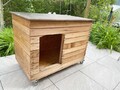 Hundehütte aus Eschenholz mit Flachdach für großen Hund
