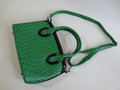 Handtasche  Umhängetasche  Citybag grün Lack schwarz Straußleder-Optik  /52
