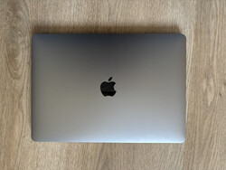 Apple MacBook Pro 13 Zoll (256GB SSD, M2, 8GB) Laptop - Space Grey