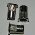 10 Nietmuttern M4 Edelstahl Flachkopf gerändelt  1,5 - 3,0 mm V2A Einnietmutter