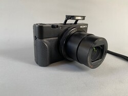 Sony Cyber-shot DSC-RX100 20,2 MP Digitalkamera - Schwarz