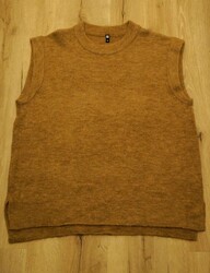 HEMA Camelfarbener Pullunder / Gr. M /  69% Acryl  /  28% Nylon  /  3% Elasthan