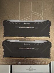 Corsair Vengeance RGB PRO 16GB 2 x 8 GB DDR4-RAM