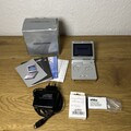 Nintendo Game Boy Advance SP Silber Handheld-Spielkonsole