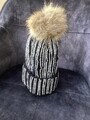 Damen Wintermütze Schneemütze Bommel Strick Mit Strasssteinen