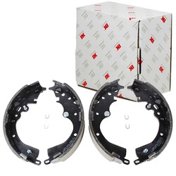 NK BREMSBACKEN SATZ HINTERACHSE PASSEND FÜR TOYOTA HIACE SIENNA TROMMELBREMSE |