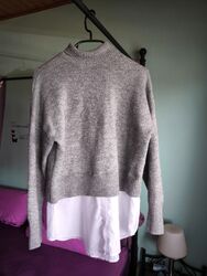 Grauer Pullover mit Bluseneinsatz Gr.34