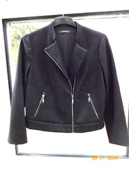 Jacke Damen kurz in schwarz Gr. M von Comma mit Reißverschluß abgefüttert