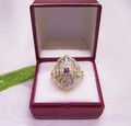 14 KARAT, 585 GELBGOLD DAMENRING MIT DIAMANTEN ( 0,12 Ct ) UND RUBIN