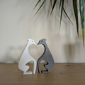 Dekorative Windhunde Figuren - 2 teiliges Set - Herzmotiv - modernes Design