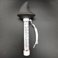 Schwimmendes Poolthermometer, Dekor Hai, tragbar, dekorativ, leicht ablesbar,