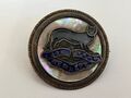 Vintage Luck From Wembley Lucky schwarze Katze auf Perlmutt Emaille Pin Anstecker