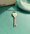 Zurück zu Tiffany & Co. SELTEN Herz Schlüssel Anhänger oder Charm in Sterlingsilber