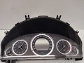 Mercedes-Benz E W212 2010 Diesel Geschwindigkeitsmesser Cockpit A2129004104