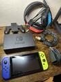 Nintendo Switch HAC-001(-01) Joy-Controller Bundle 32GB Handheld-Spielekonsole -