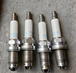 4x ORIGINAL NGK ZÜNDKERZEN NICKEL 6449 ZFR6S-Q  FÜR AUDI SKODA VW