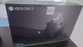 Microsoft Xbox One X 1TB Spielekonsole - Schwarz