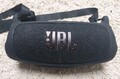 JBL Charge 5 Tragbarer Bluetooth-Lautsprecher - Schwarz + Hülle zum Tragen