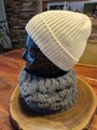 Cremeweiße Strickmütze Beanie Mütze & Loop Schal Warm & Kuschelig Weich