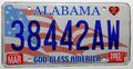 USA Nummernschild aus Alabama "GOD BLESS AMERICA" von 2003  mit Flaggen Grafik.