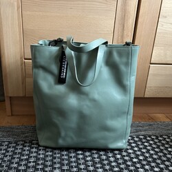 LIEBESKIND BERLIN Paper Bag Carter Tote Bag M Umhängetasche grün Leder
