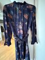 Marc Cain Kleid in Gr. N2, Dunkelblau mit Blumenmuster und Applikationen