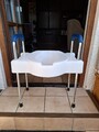 Erhöhter Höhenverstellbar Toilettensitz mit Griffen  Toilettensitzerhöhung 