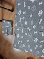 Hund Katze Kuschel Tierdecke   beige weiß mit Pfoten Knochen 75x115 cm