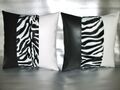 2 schwarz weiß Kunstleder Fell Zebra Streifen Kissen 16" 18" 20" & Füllkissen