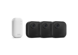 Die Blink-Kamera Outdoor 4 | 3-Kamera-System mit enthaltenem Sync Module Core