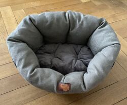 Ferplast Hunde-/Katzen-Bett – Modell „Sofa Tweed“