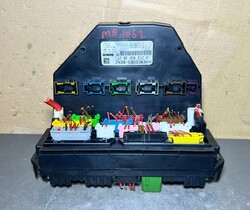 10-16 Mercedes-Benz W212 W204 Front SAM Modul Relais Sicherungskasten...