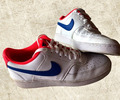 Nike Court Vision Low Sneaker, Herren Größe EUR43/US9,5, Farbe Weiß-Orange